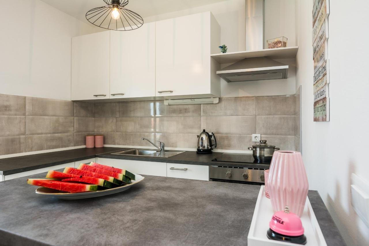 Apartments Krpan Vir Eksteriør bilde